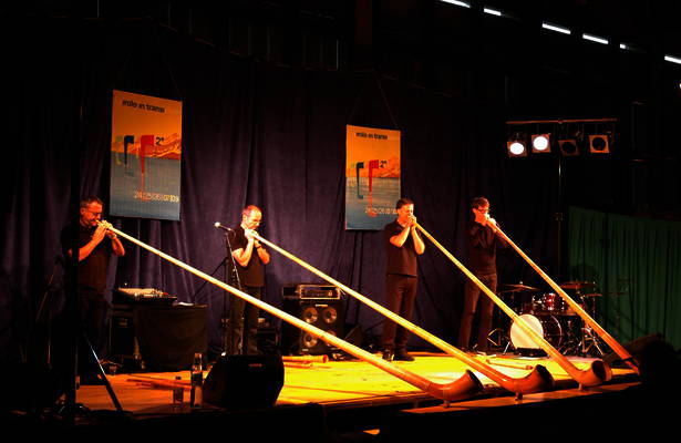 MYTHA :: Hans Kennel, Marcel Huonder, Philip Powell, Marc Unternährer, corni delle alpi e büchel